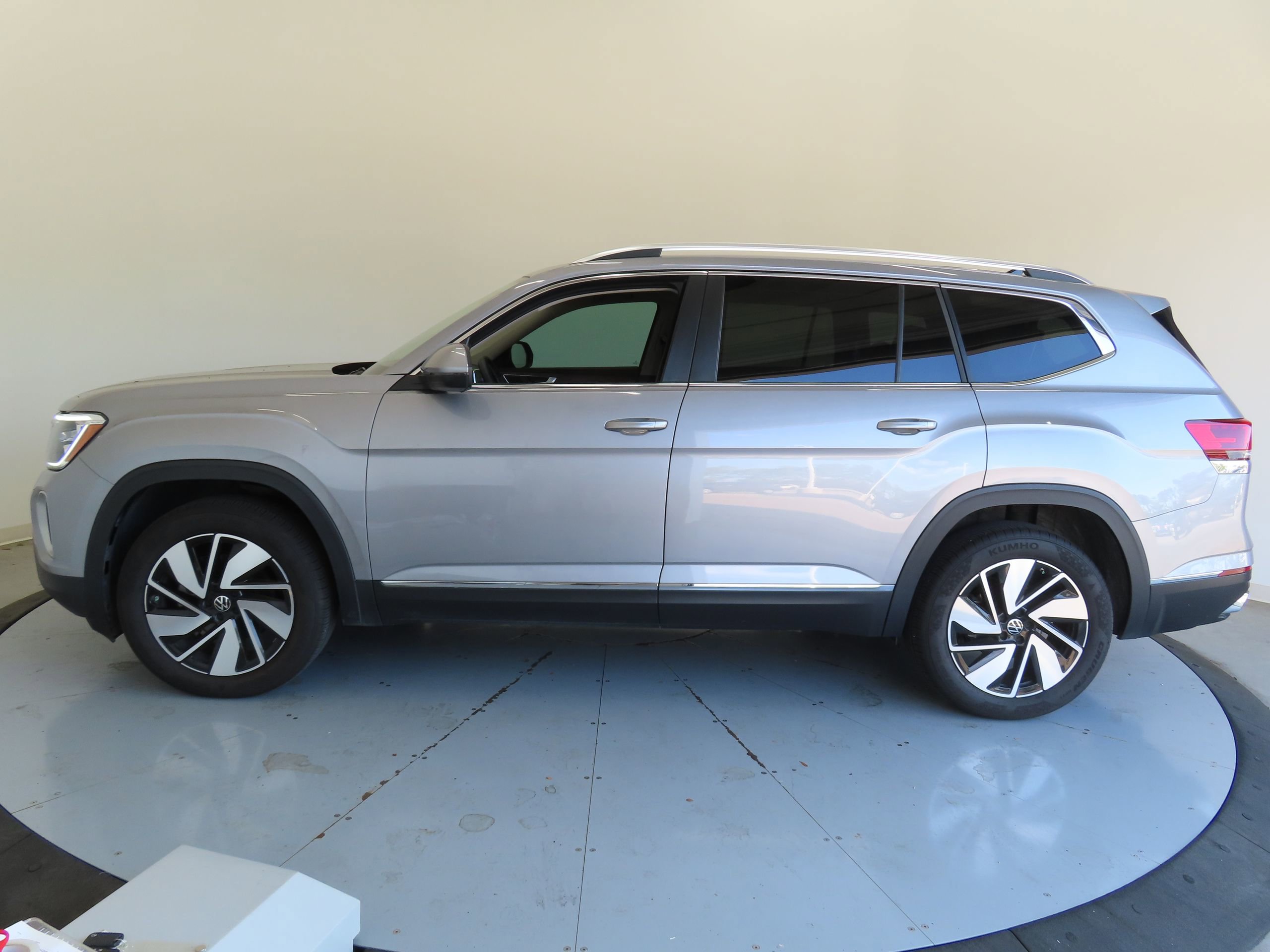 New 2025 Volkswagen Atlas SEL AWD/4WD image 8
