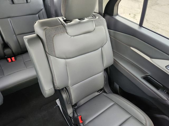 New 2026 Ford Explorer Active w/ Active Comfort Package AWD/4WD image 15