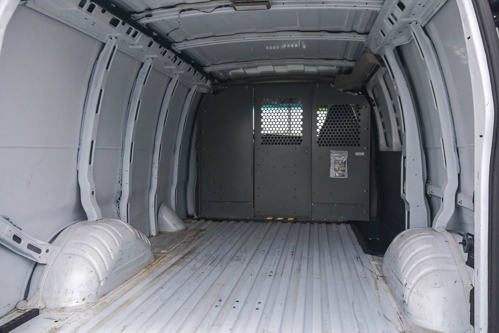 Used 2008 Chevrolet Express 2500 RWD image 19