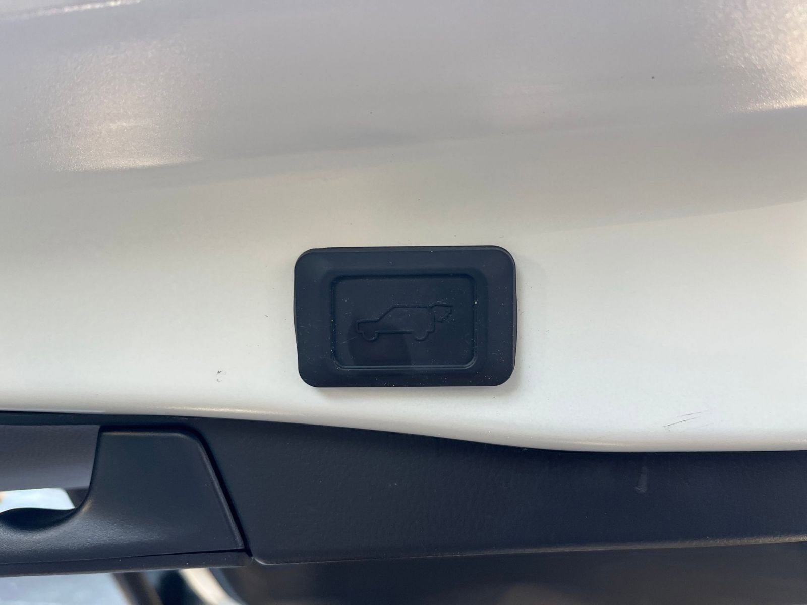 Used 2025 Toyota RAV4 XLE w/ Convenience Package image 23