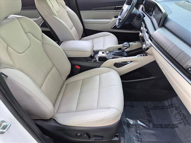 Used 2023 Kia Telluride EX w/ EX Captain's Chair Package FWD image 23