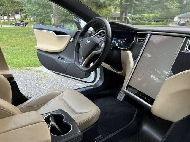 Used 2015 Tesla Model S 85 RWD image 8