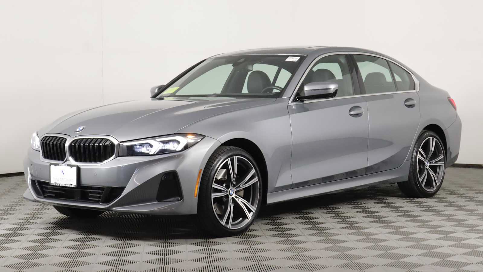 Used 2024 BMW 330i xDrive Sedan w/ Premium Package AWD/4WD image 3