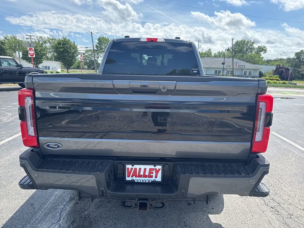 Certified 2025 Ford F350 Platinum AWD/4WD image 4