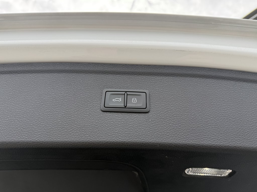 Used 2024 Audi Q5 e Prestige w/ Prestige Package AWD/4WD image 46
