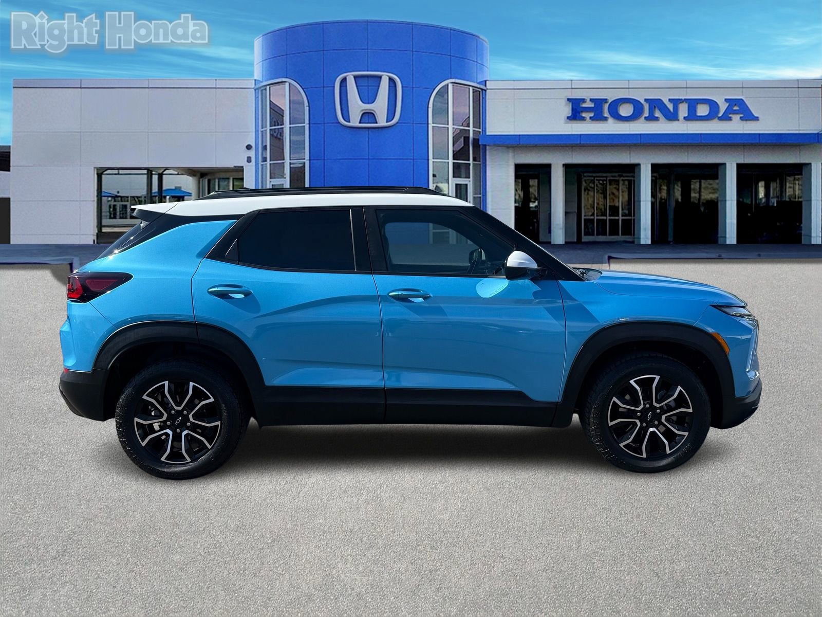 Used 2025 Chevrolet TrailBlazer ACTIV w/ Driver Confidence Package AWD/4WD image 9