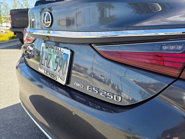 Used 2022 Lexus ES 250 w/ Premium Package AWD/4WD image 14