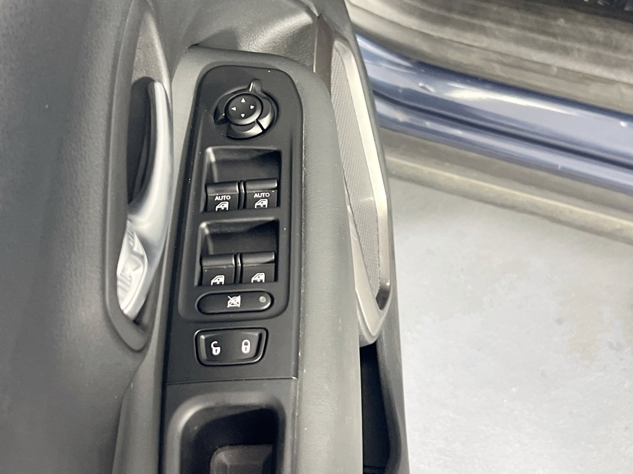 Used 2022 Jeep Renegade Latitude w/ Convenience Group image 18