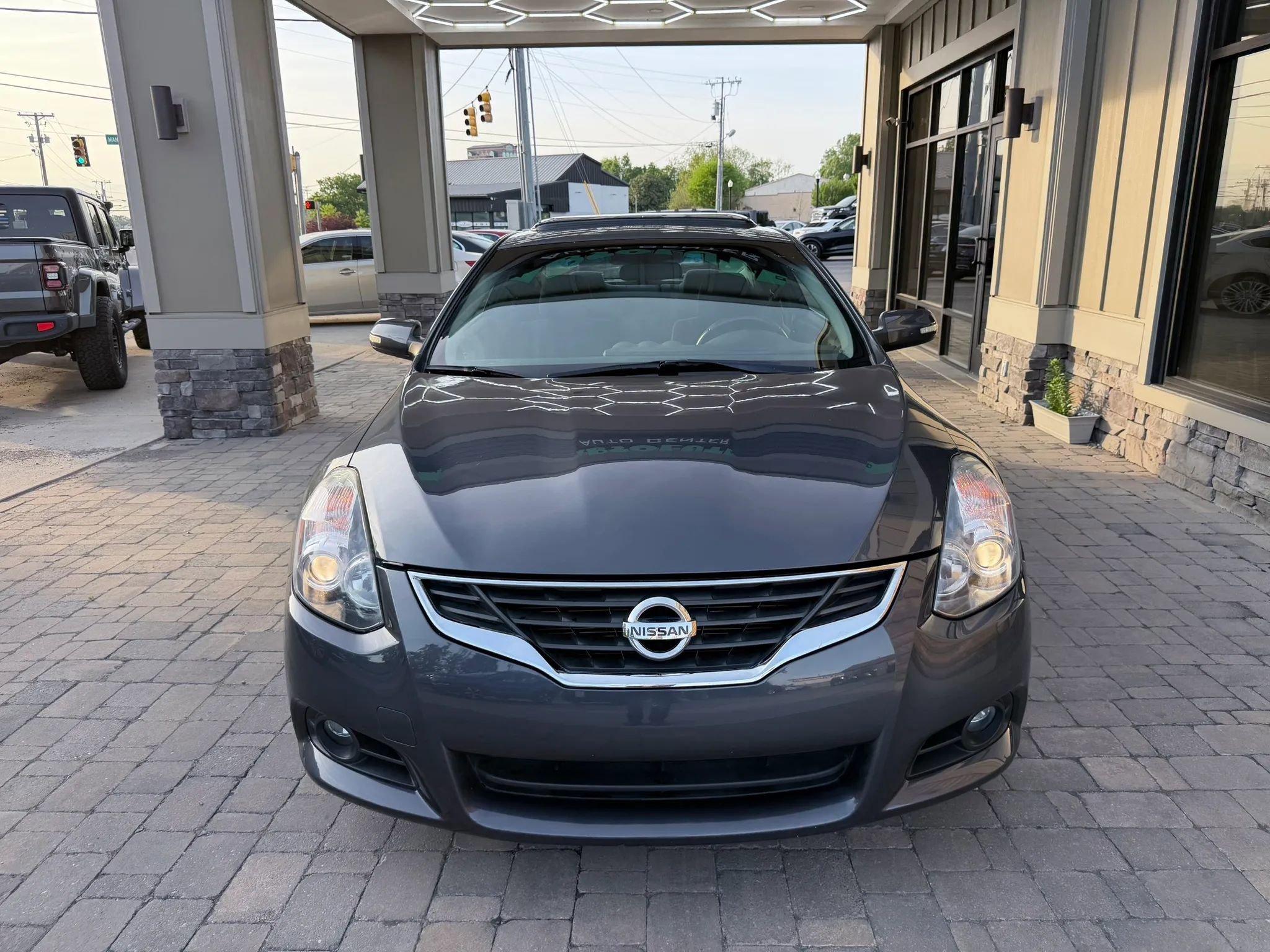 Used 2011 Nissan Altima 3.5 SR FWD image 8