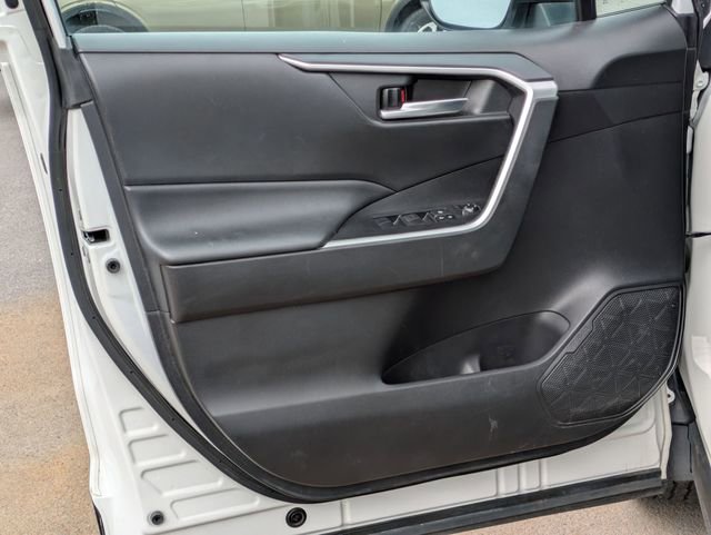 Used 2021 Toyota RAV4 XLE w/ Convenience Package AWD/4WD image 6