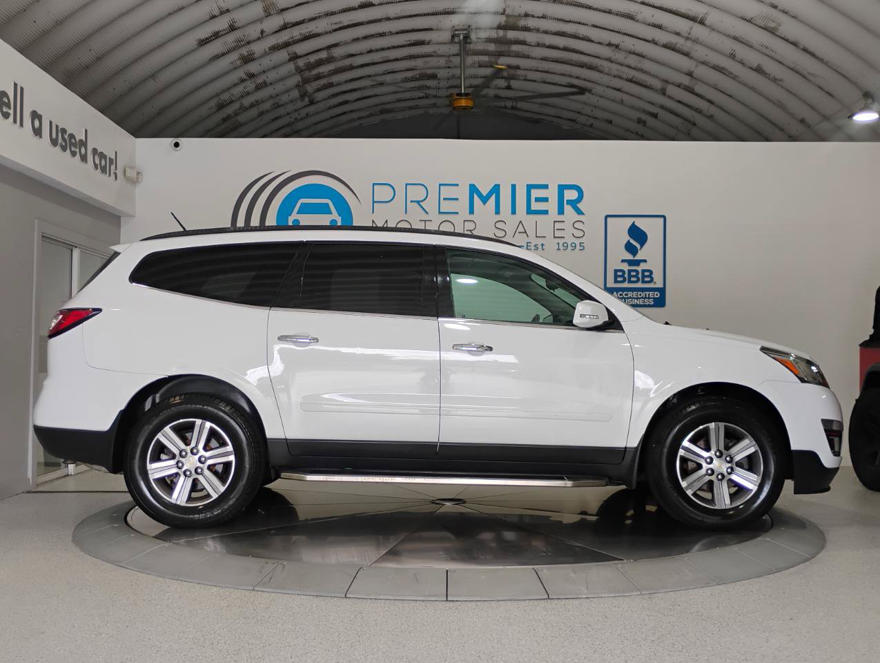 Used 2017 Chevrolet Traverse LT FWD image 19