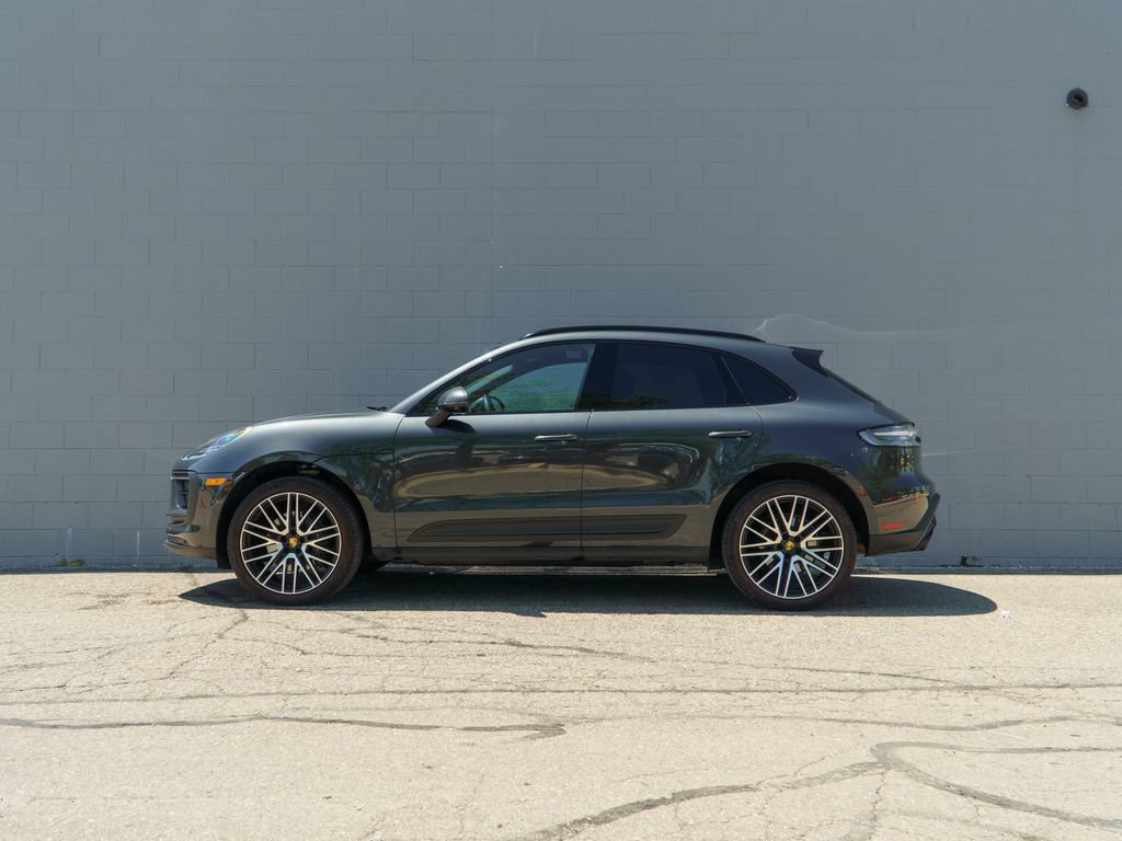 Certified 2026 Porsche Macan AWD/4WD image 2