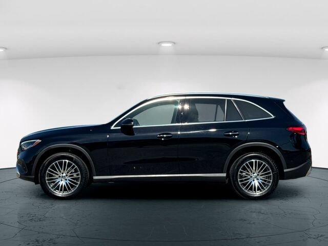 Certified 2025 Mercedes-Benz GLC 300 image 4
