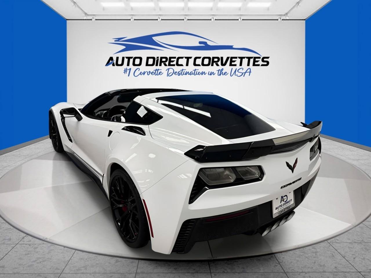 Used 2017 Chevrolet Corvette Z06 w/ Z07 Performance Package RWD image 12