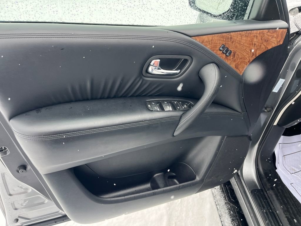 Used 2024 Nissan Armada SL image 18