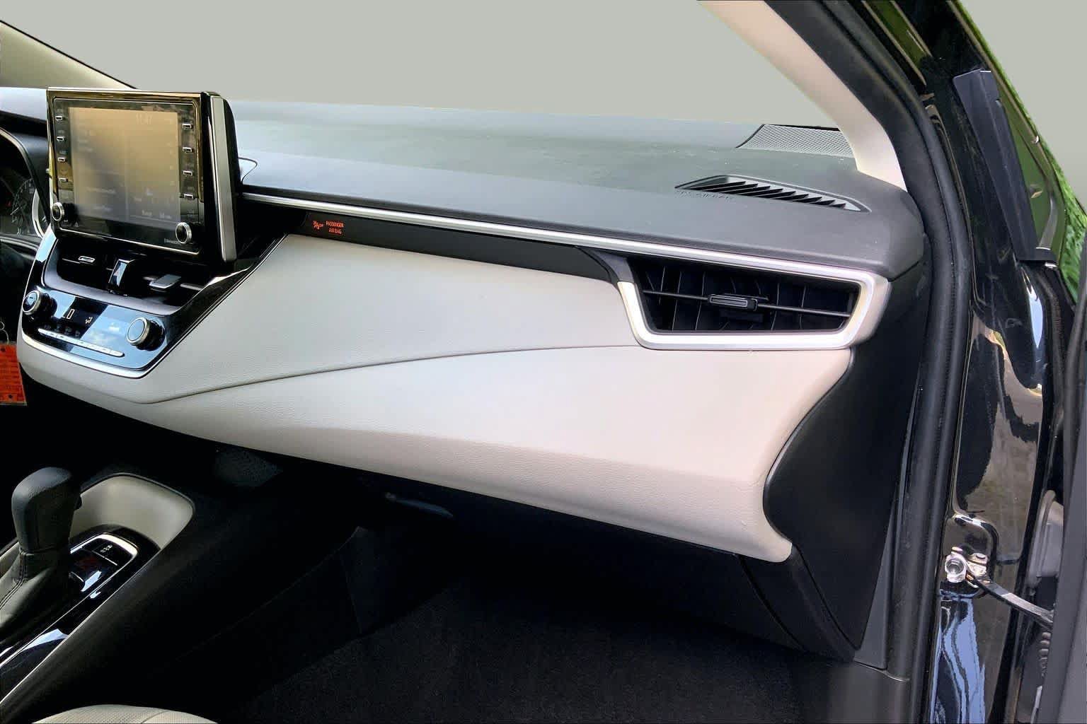 Used 2021 Toyota Corolla LE FWD image 19