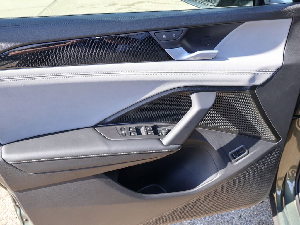 New 2026 Volkswagen Tiguan SE R-Line AWD/4WD image 15