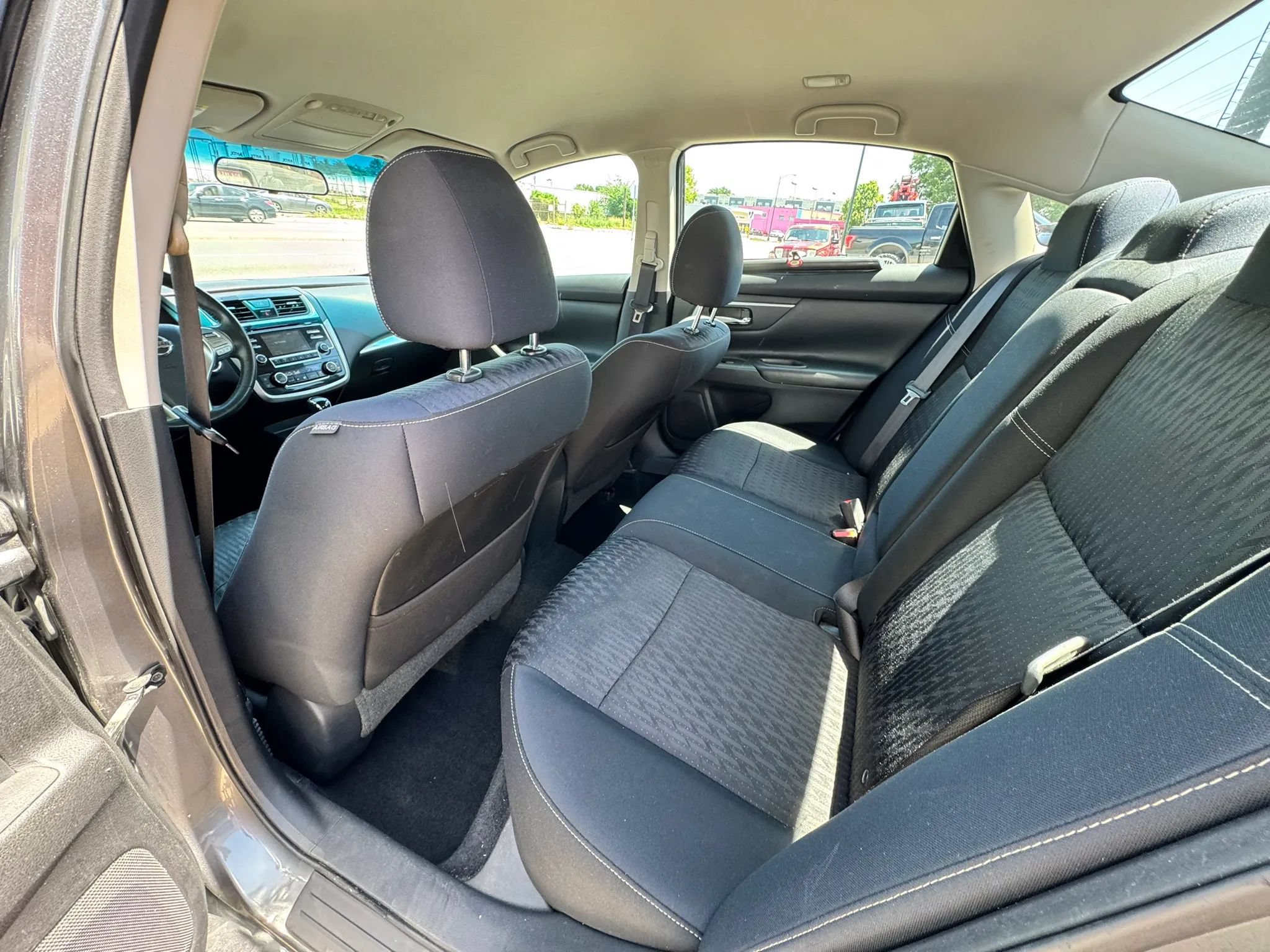 Used 2018 Nissan Altima 2.5 SV FWD image 14