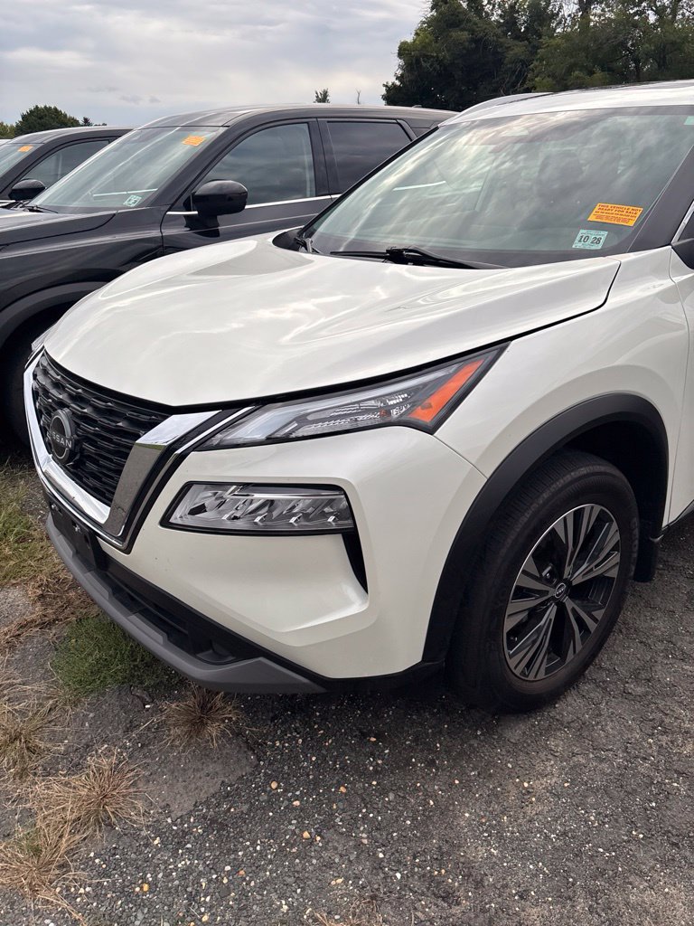 Certified 2023 Nissan Rogue SV w/ SV Premium B Package AWD/4WD image 3