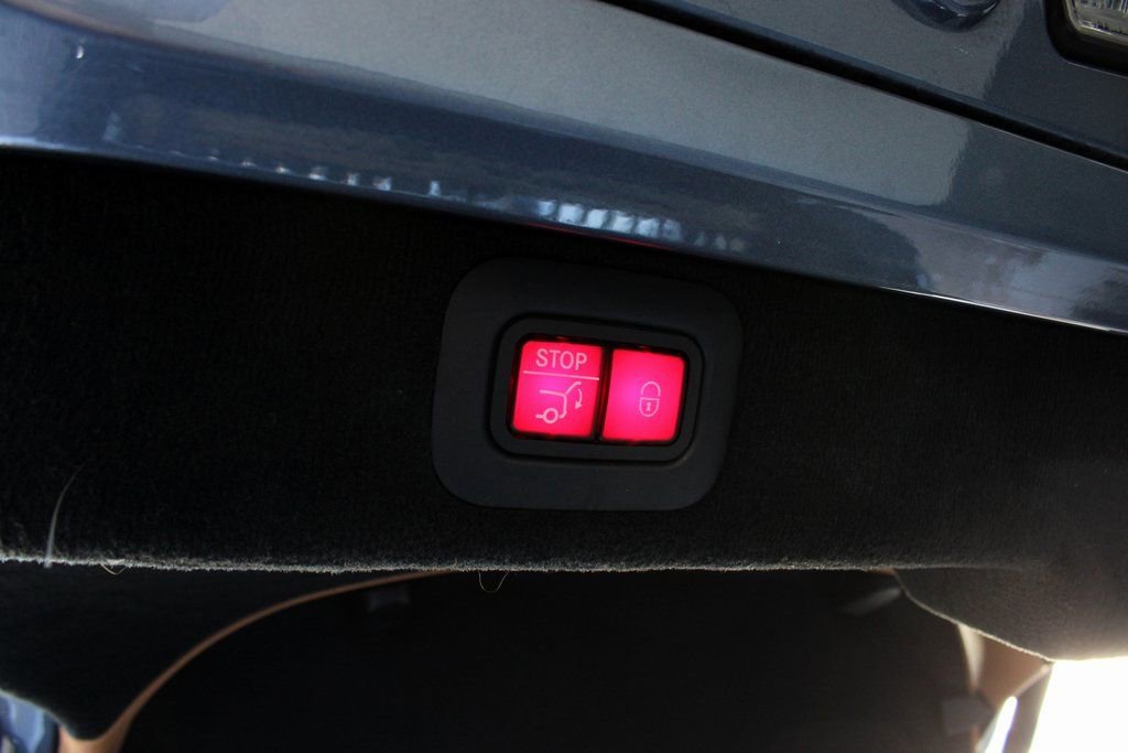 Used 2021 Aston Martin DBX image 28