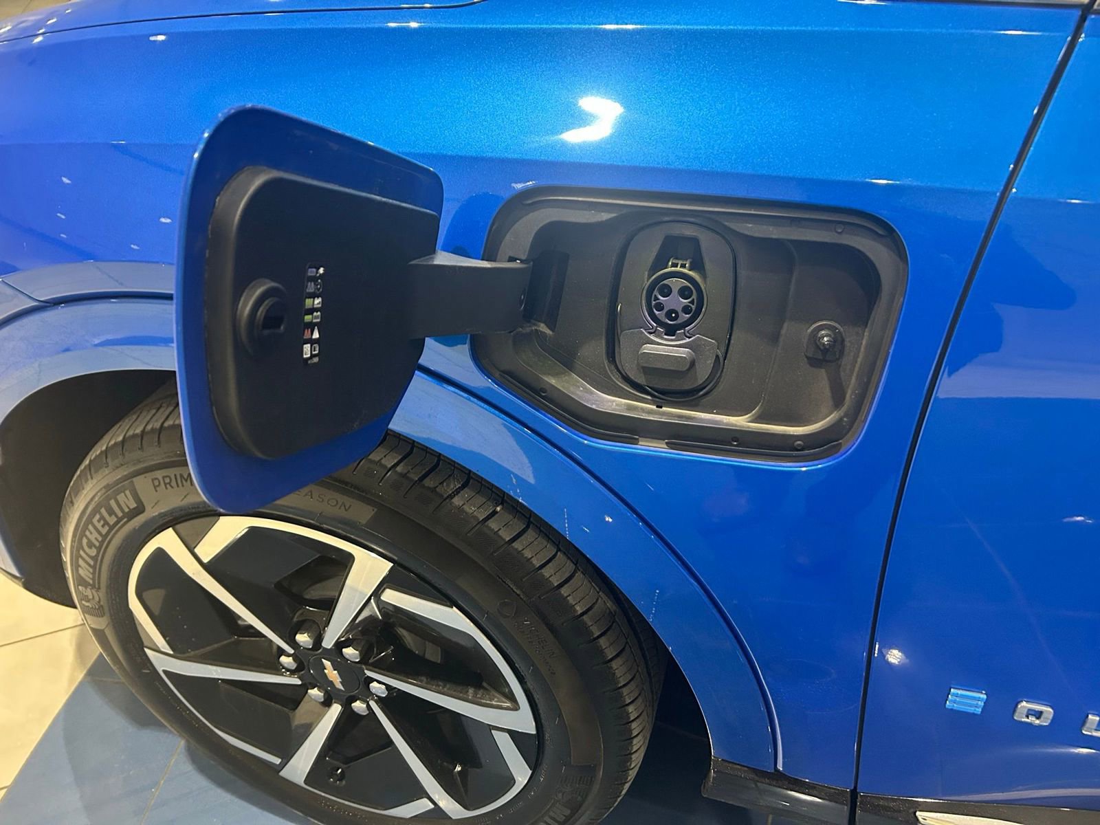 Used 2024 Chevrolet Equinox EV LT image 9