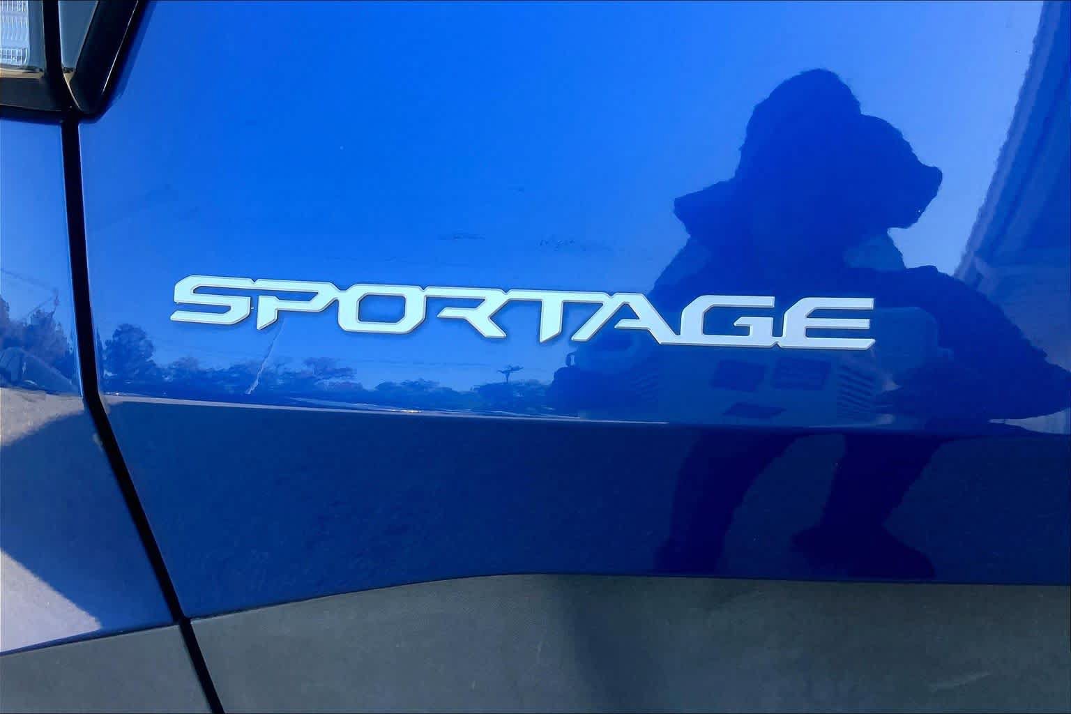 Used 2023 Kia Sportage EX AWD/4WD image 10