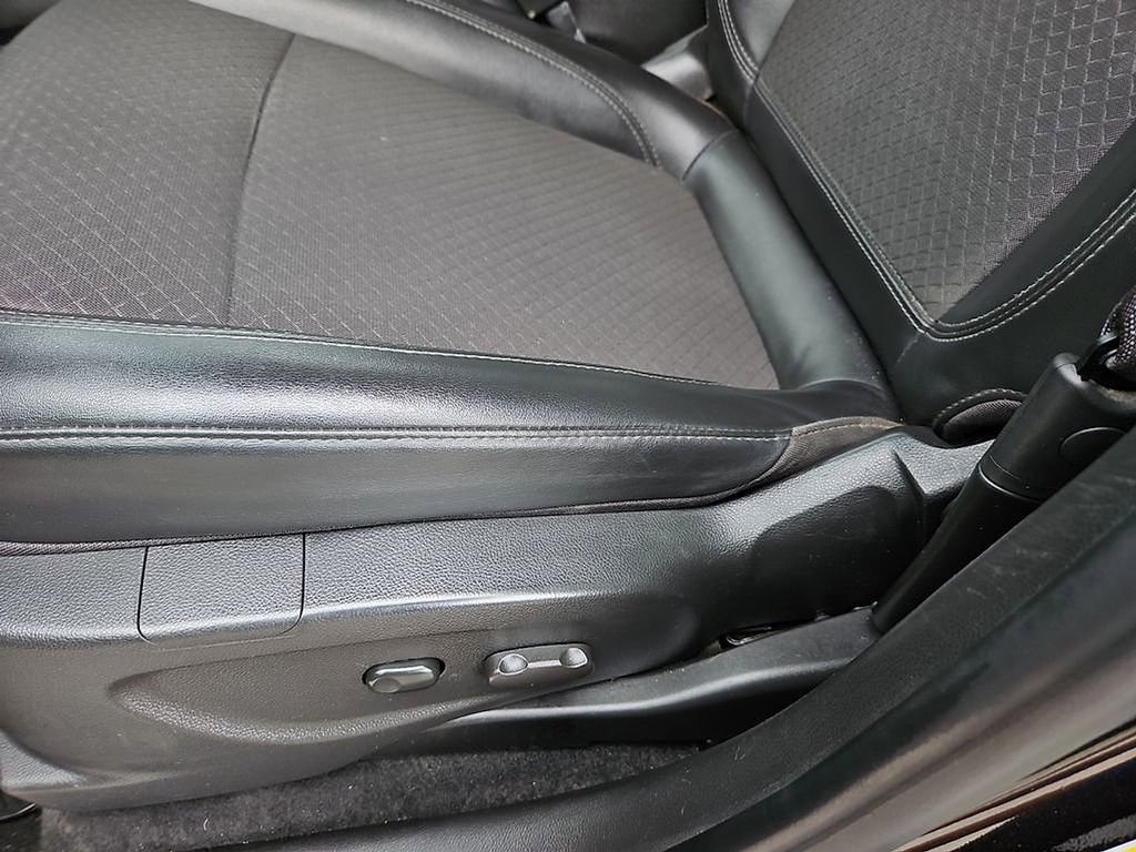 Used 2020 Buick Encore Preferred FWD image 22