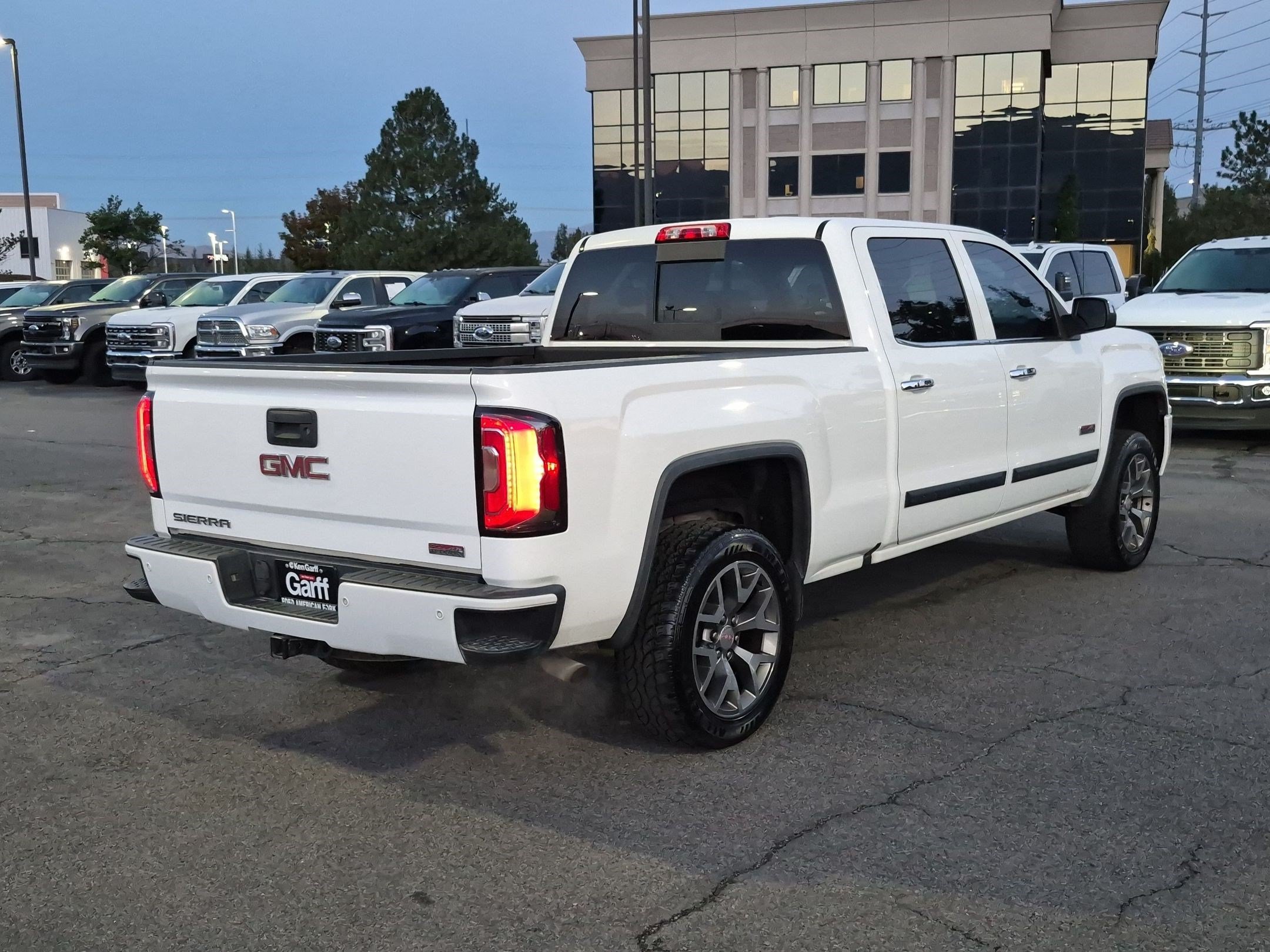 Used 2016 GMC Sierra 1500 SLT w/ All-Terrain Package AWD/4WD image 3