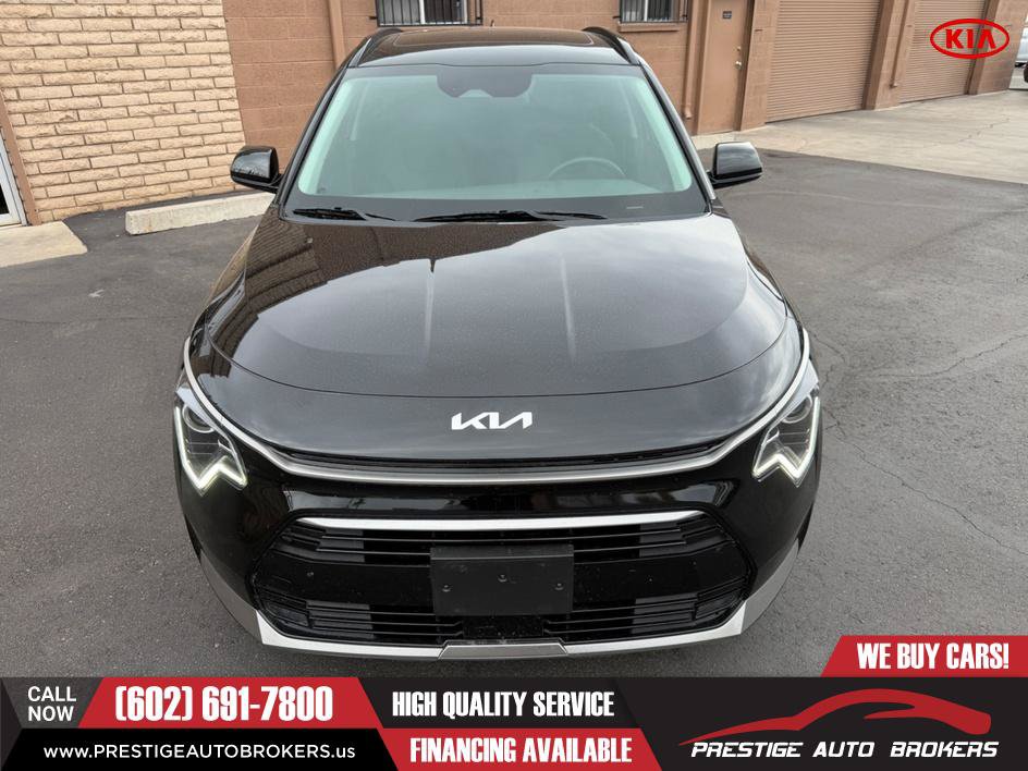 Used 2024 Kia Niro EX Touring FWD image 2