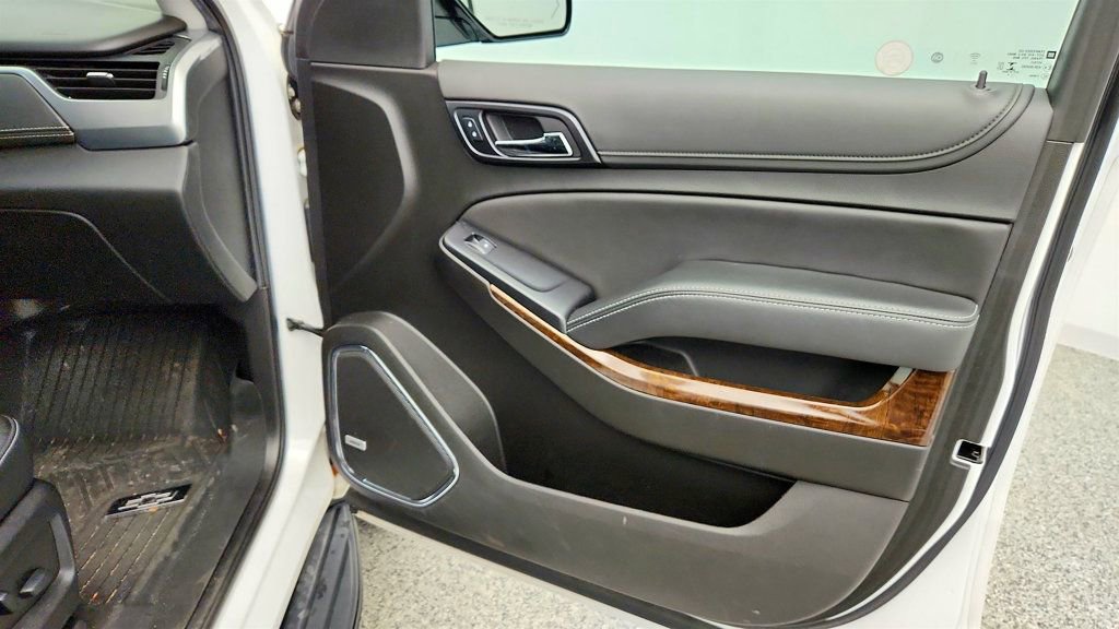 Used 2019 Chevrolet Tahoe LT w/ RST Edition AWD/4WD image 27
