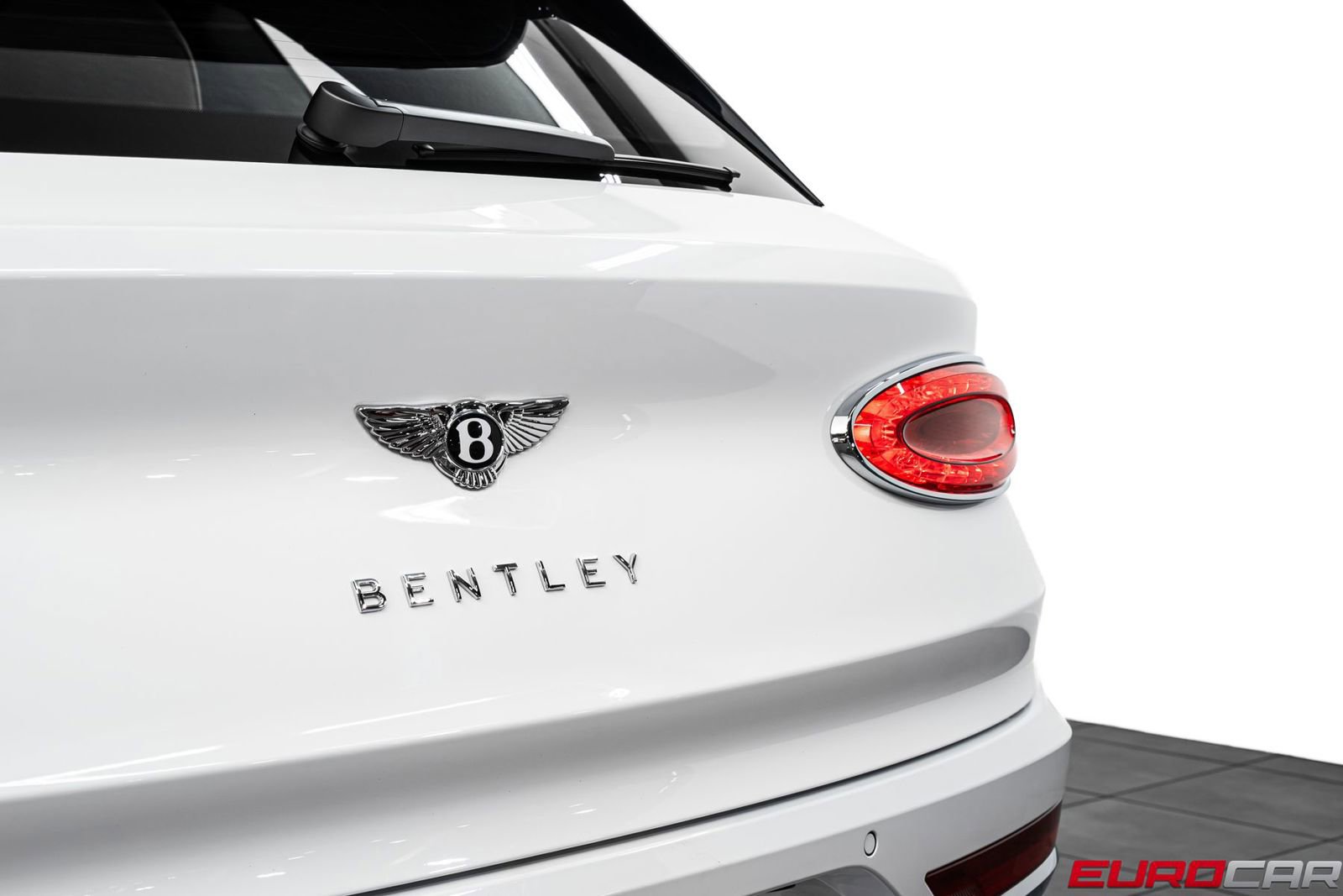 Used 2023 Bentley Bentayga Extended Wheelbase AWD/4WD image 19