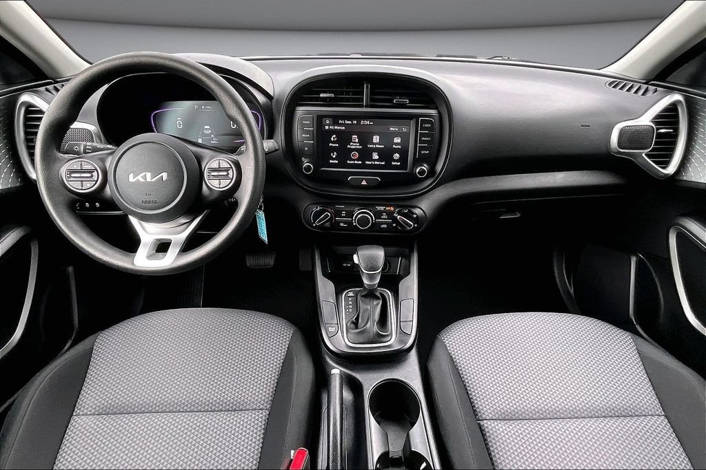 Used 2023 Kia Soul LX w/ Option Group 015 FWD image 7
