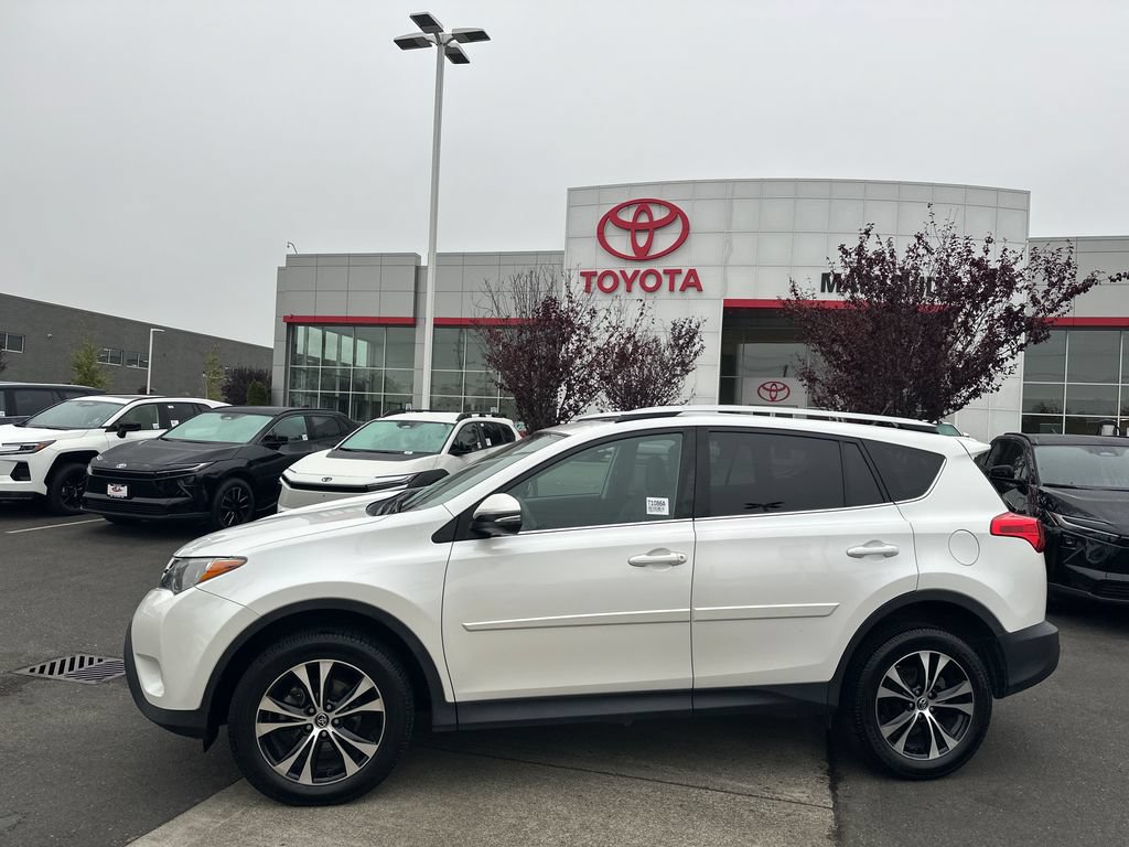 Used 2015 Toyota RAV4 Limited w/ Technology Package AWD/4WD image 2