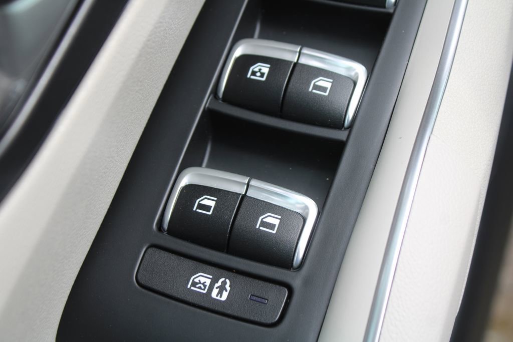 Certified 2025 Kia Sorento S w/ Panoramic Sunroof Package FWD image 20