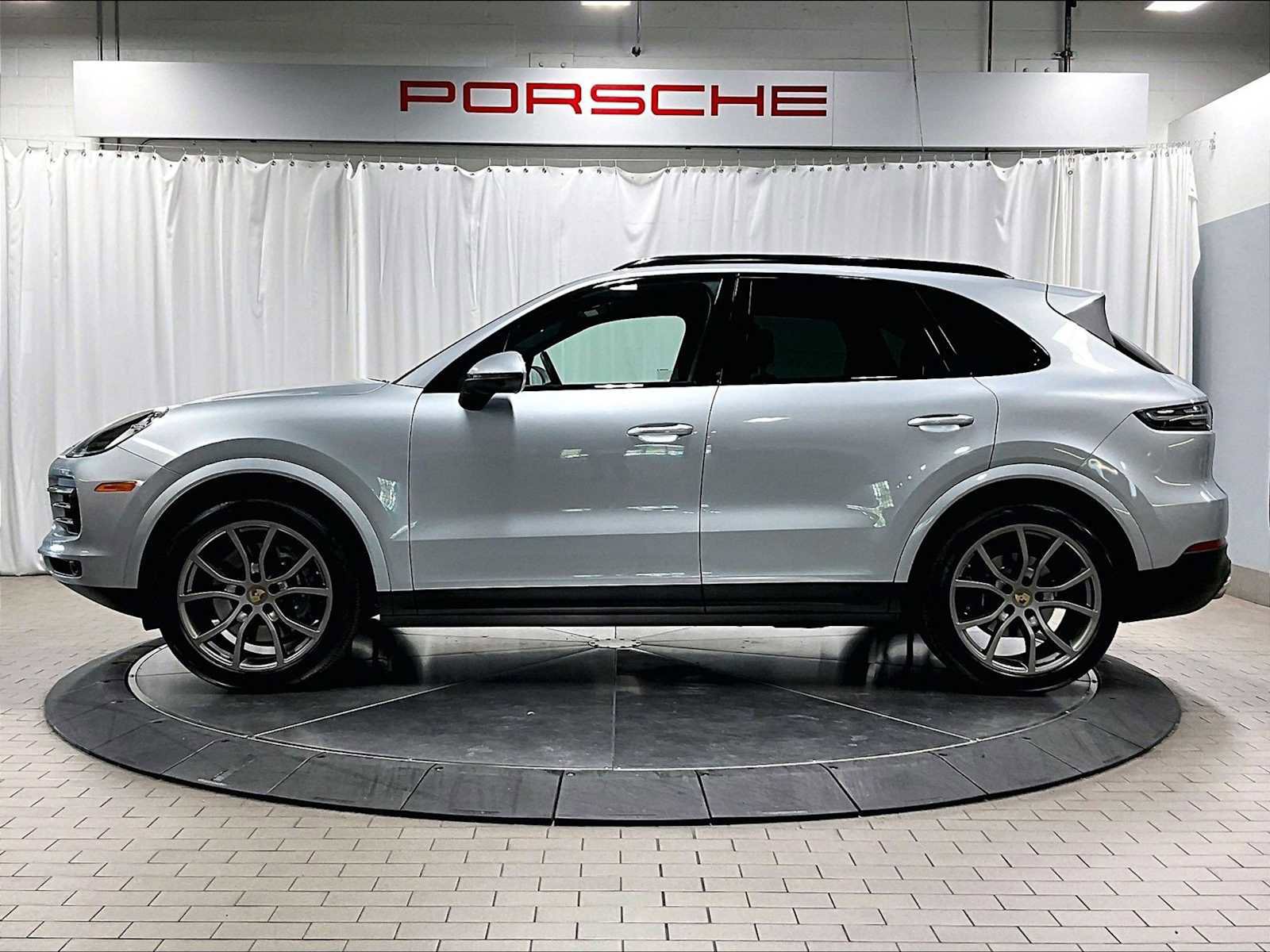 Used 2023 Porsche Cayenne image 2