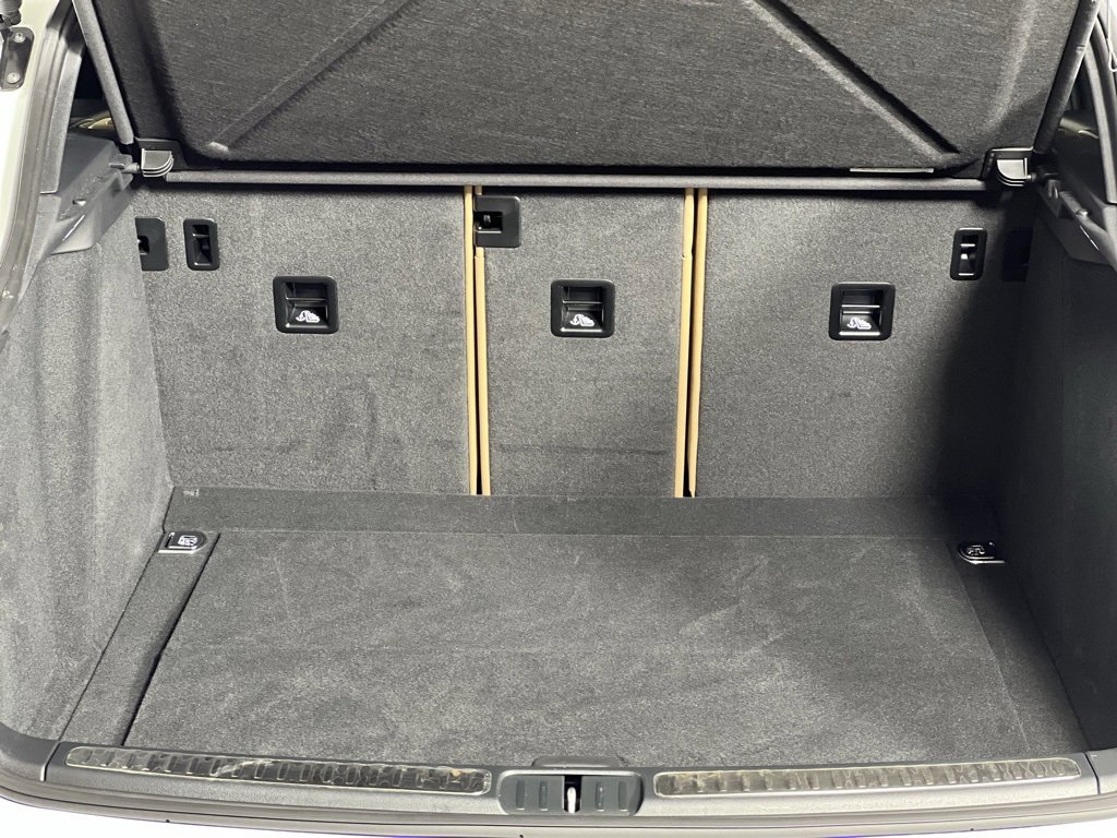 Certified 2025 Porsche Macan image 17