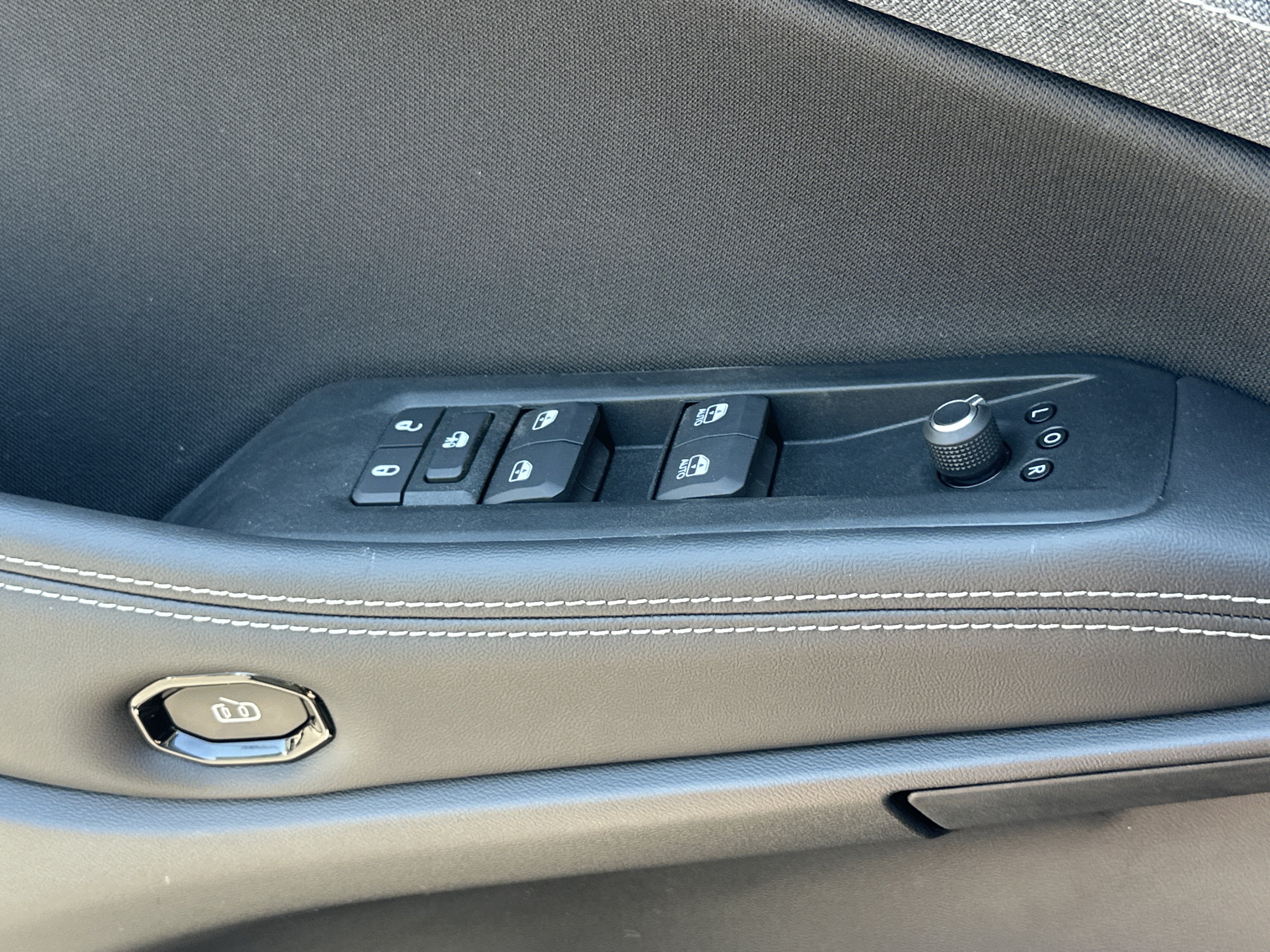 New 2026 Jeep Cherokee Laredo AWD/4WD image 11