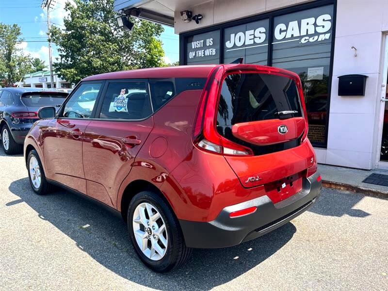 Used 2021 Kia Soul S image 2