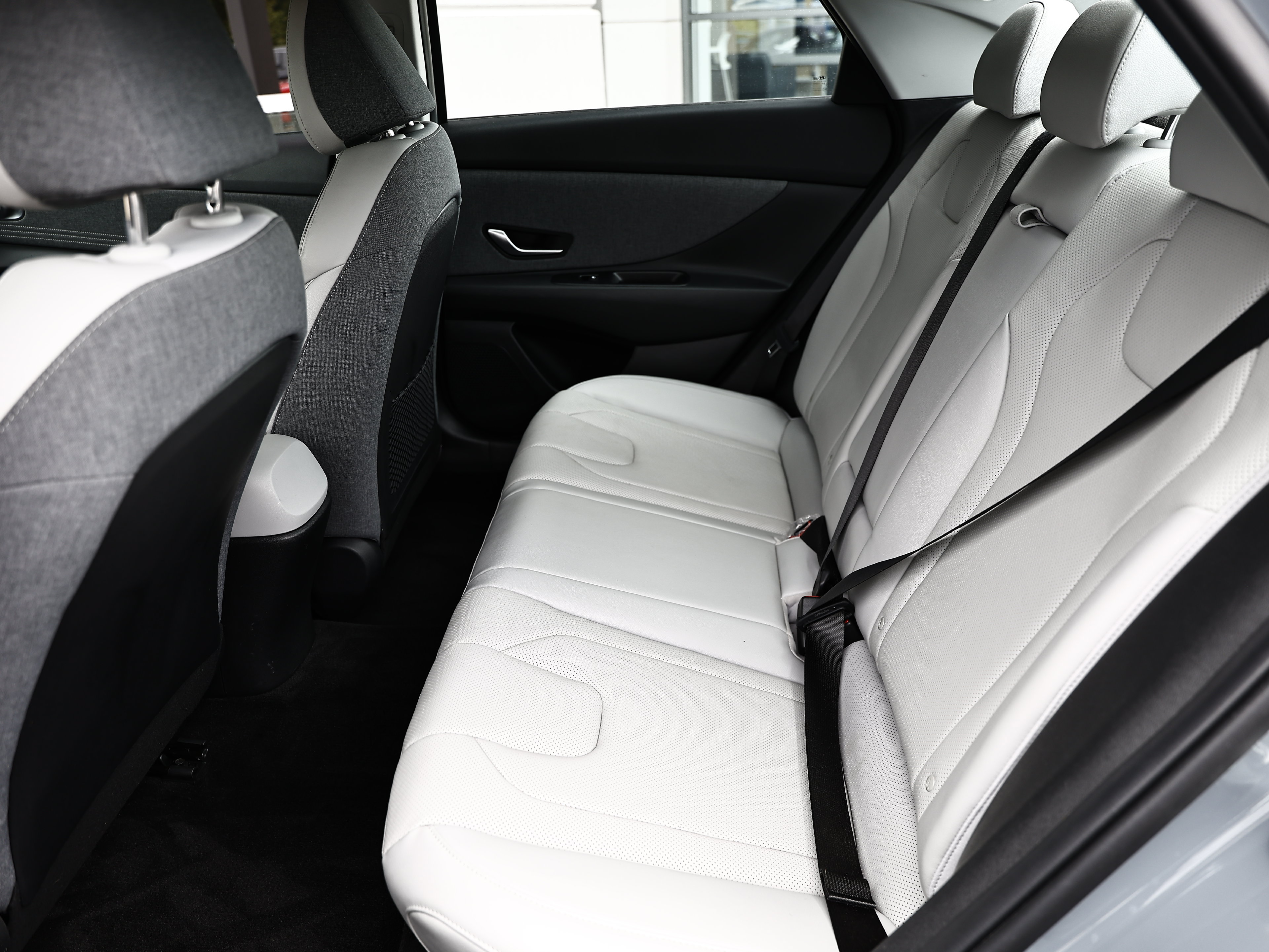 Used 2023 Hyundai Elantra Limited FWD image 27
