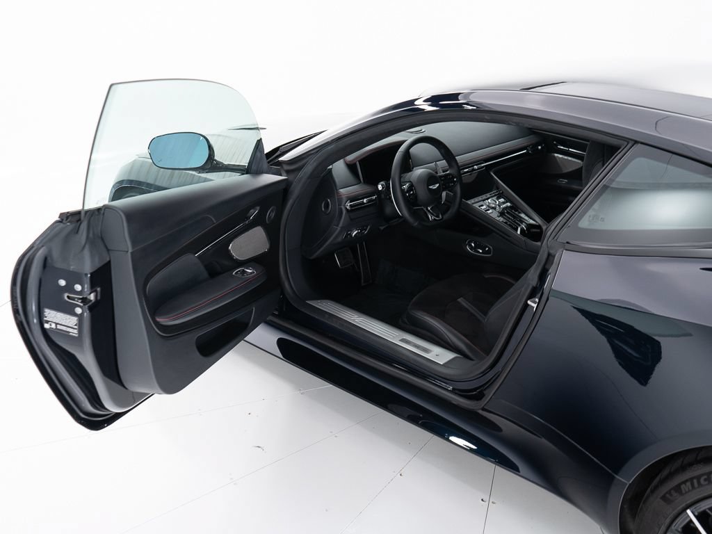 Used 2025 Aston Martin DB12 Coupe RWD image 9