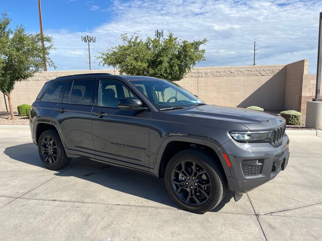 Used 2024 Jeep Grand Cherokee Limited 4xe AWD/4WD image 4