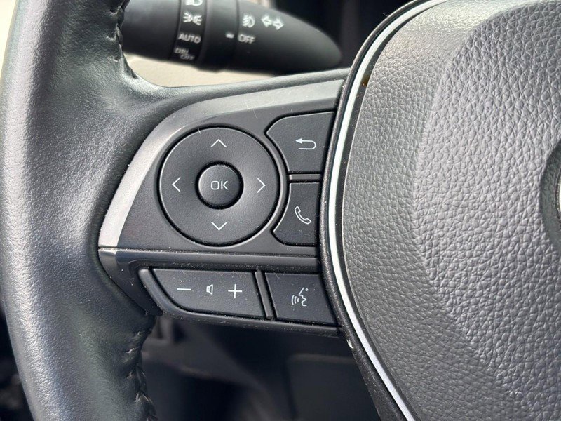 Used 2024 Toyota Corolla Cross XLE w/ Convenience Package image 17