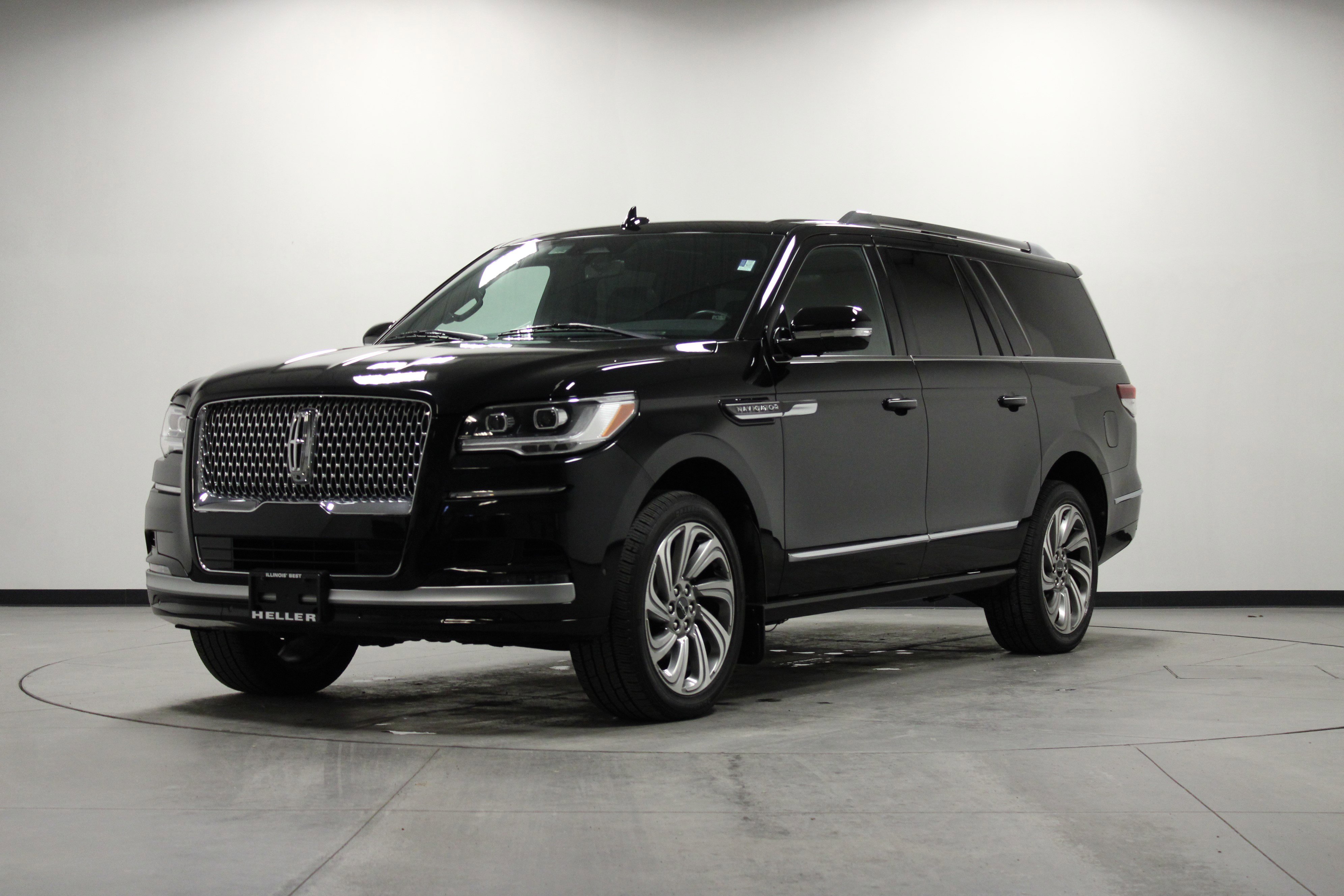 Used 2023 Lincoln Navigator L 2WD image 8