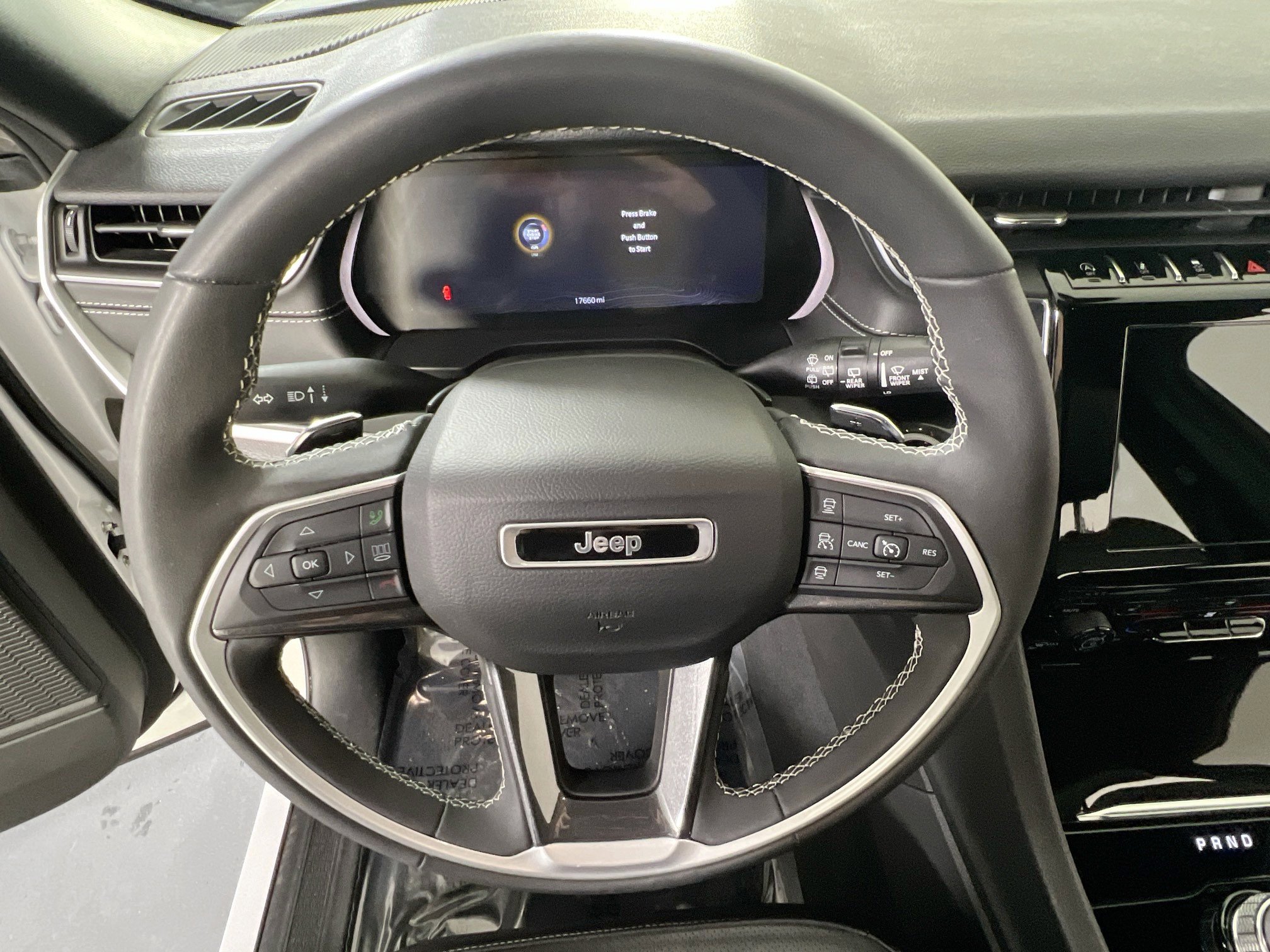 Used 2023 Jeep Grand Cherokee Altitude image 11