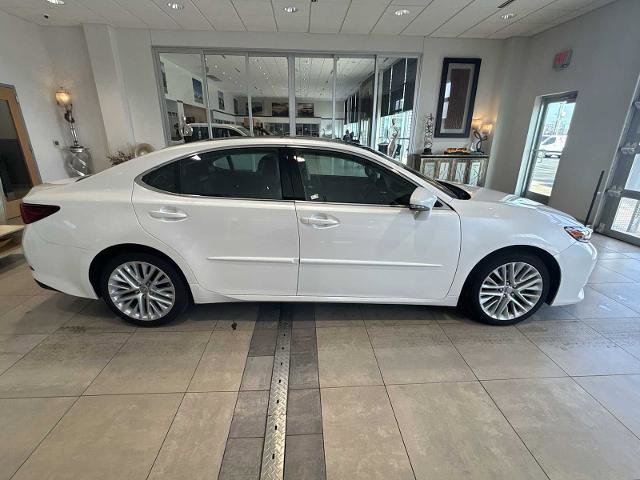 Used 2017 Lexus ES 350 image 2