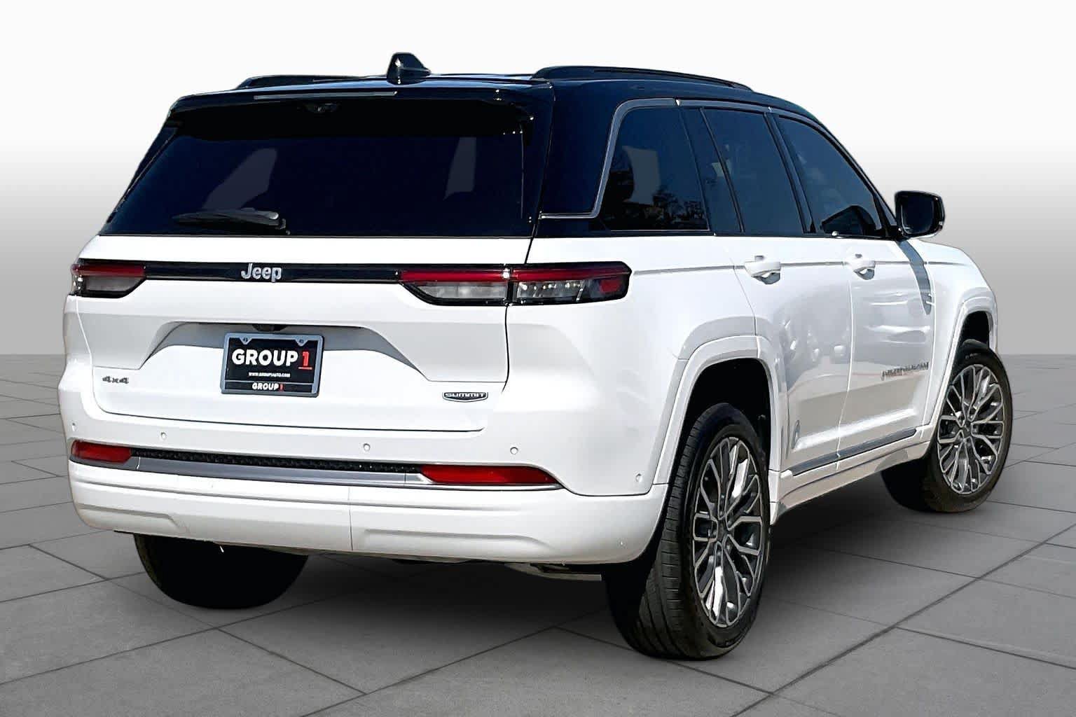 Used 2026 Jeep Grand Cherokee Summit w/ Adv Protech Group IV AWD/4WD image 13