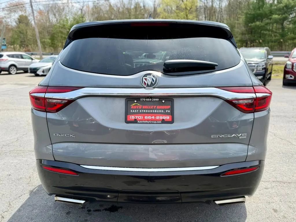 Used 2018 Buick Enclave Essence AWD/4WD image 7
