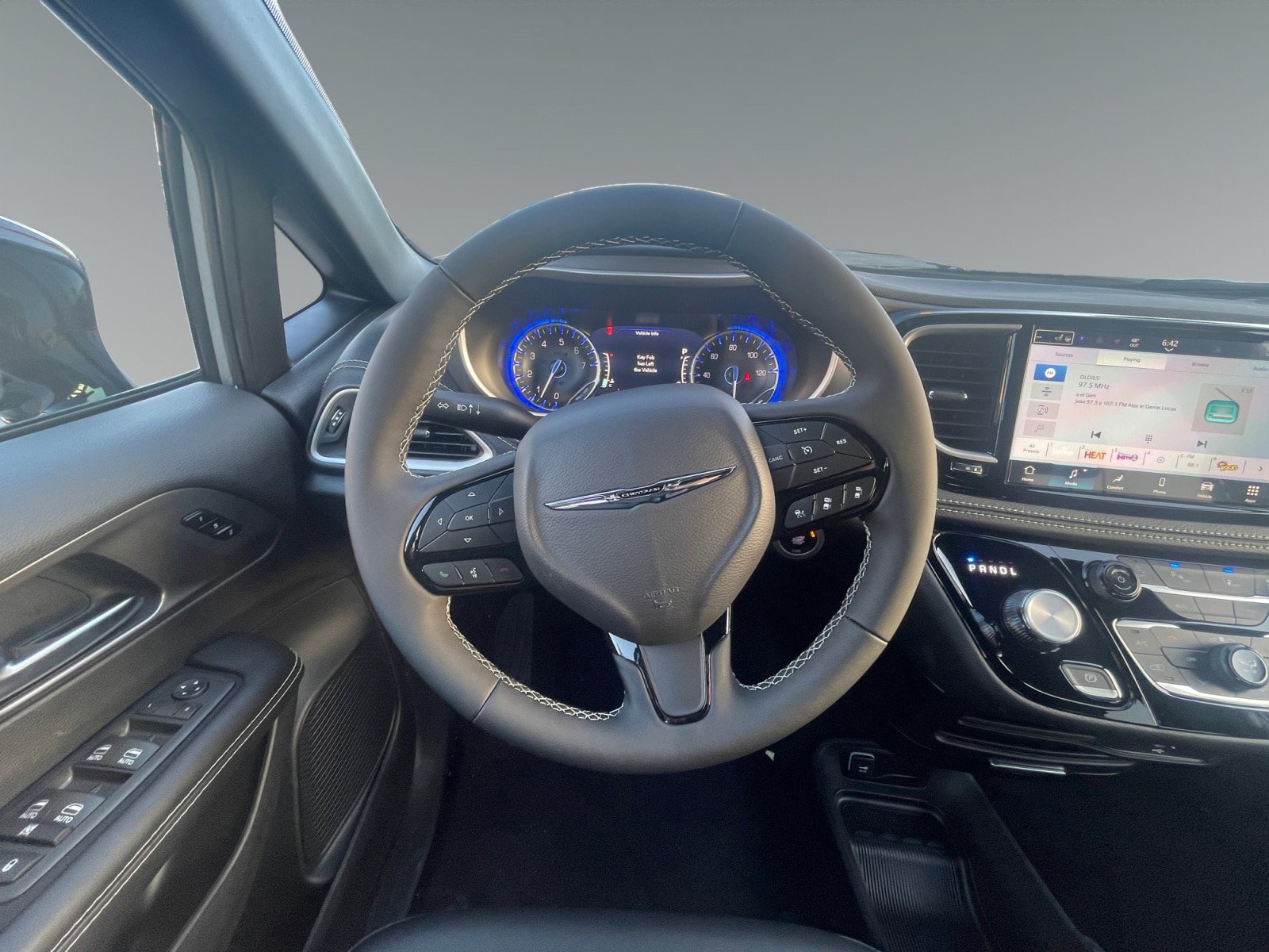 New 2026 Chrysler Pacifica Select w/ S Appearance Package FWD image 12