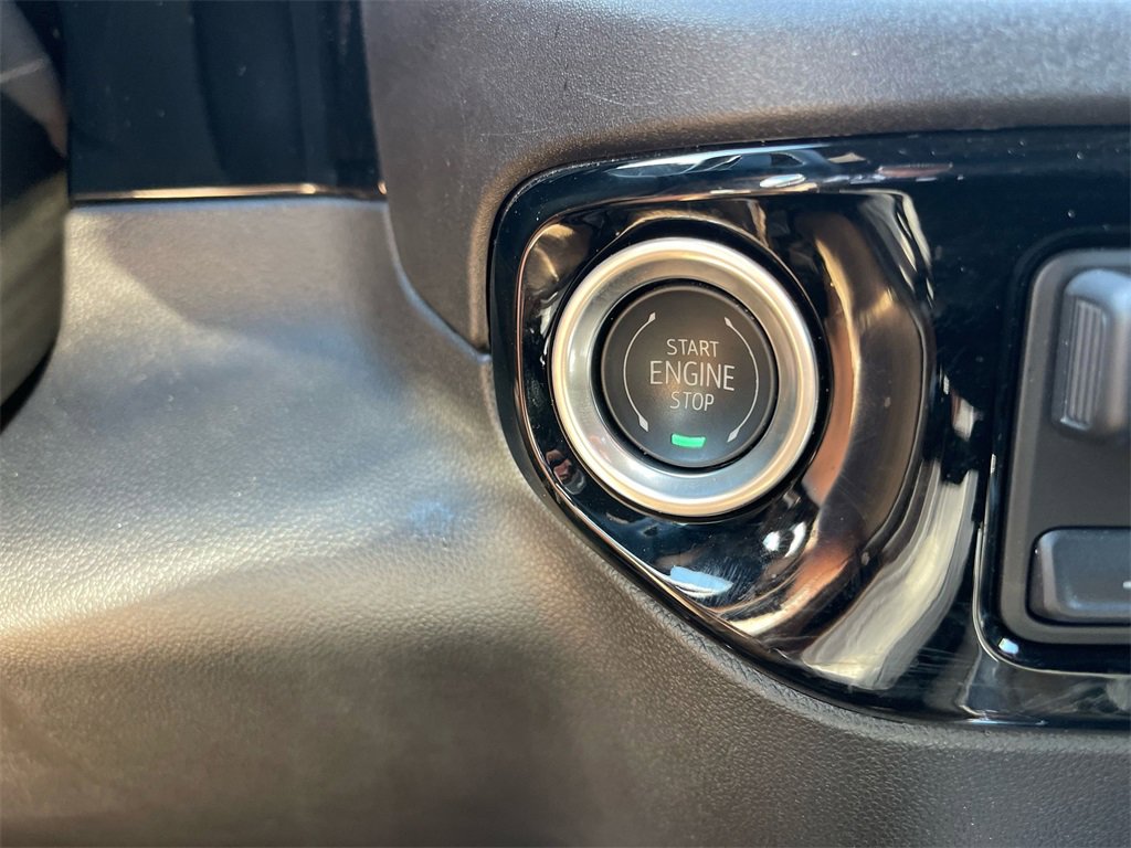 Used 2025 Chevrolet Silverado 1500 High Country w/ Midnight Edition image 24