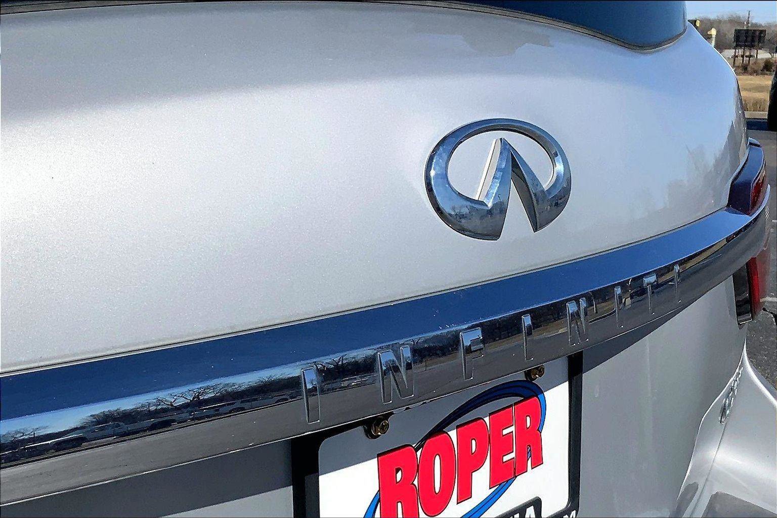 Used 2021 INFINITI QX80 Luxe image 18